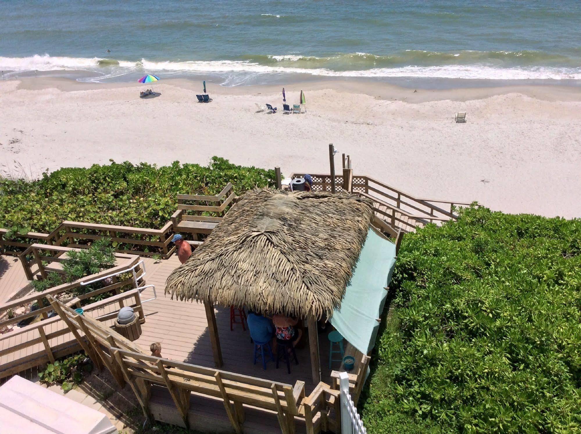 Las Olas Beach Club Satellite Beach Bagian luar foto